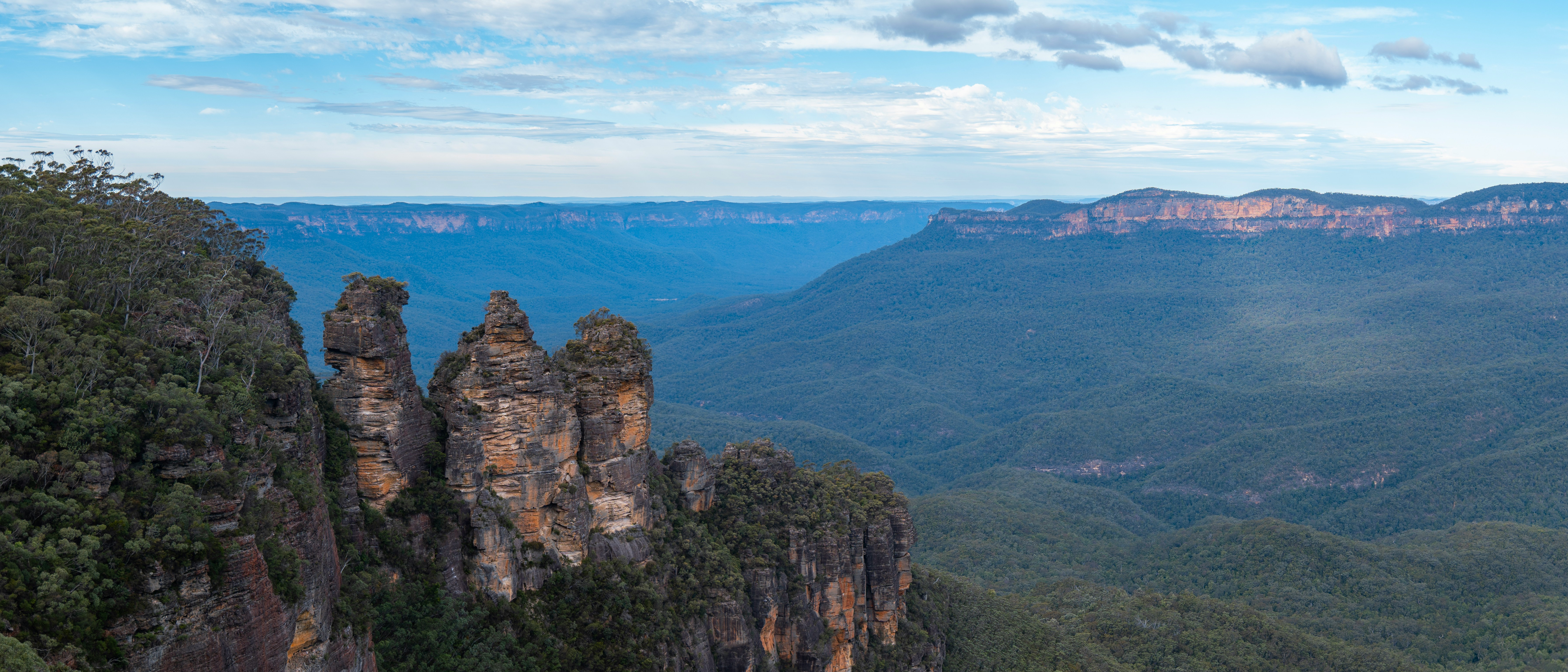 Blue Mountains Three Sisters rock formation in the valley mist